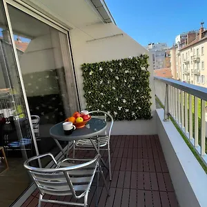 Plein Centre, Calme, Parking Inclus, Piscine Et Gardien , Grenoble Frankrijk